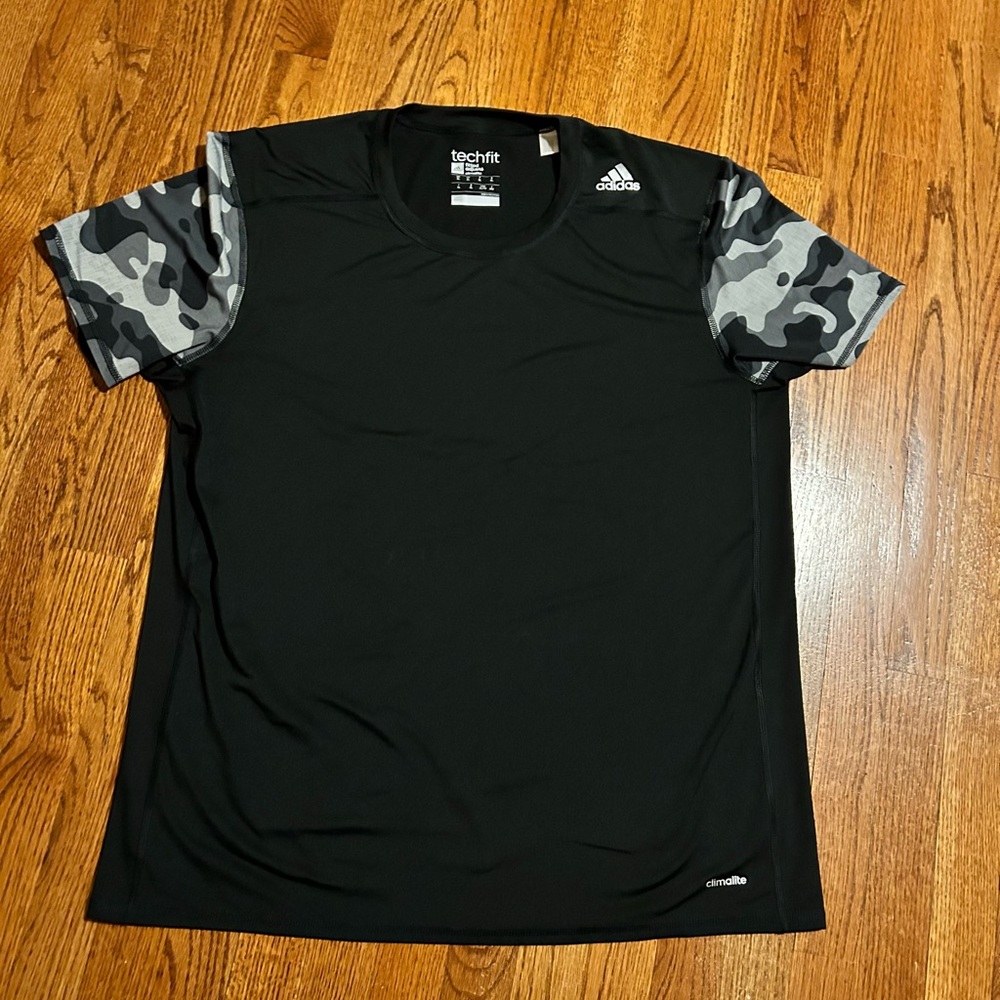 Men’s Adidas tech fit shirt